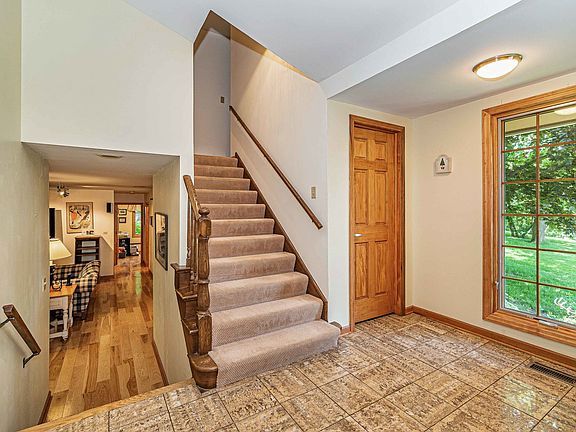 3rd image of 27331 W Lakeview Dr N