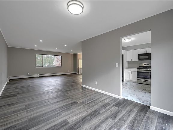 5th image of 13 Westminster Dr