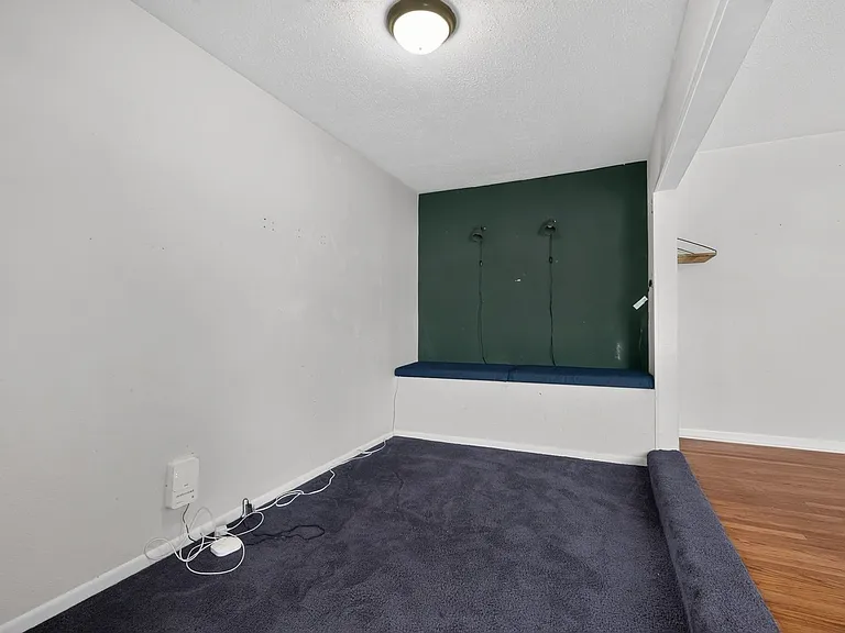 725 Mary Lake Dr — Photo 8