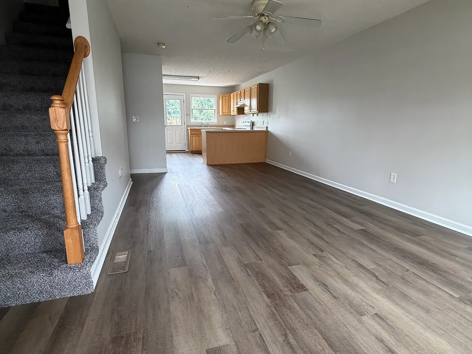 3 bed, $1,500 — Photo 2