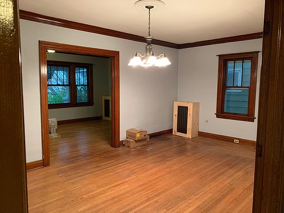 3rd image of 512 E Grant St #1