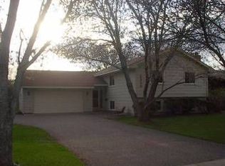 3320 Hillsboro Ave S, Saint Louis Park, MN 55426