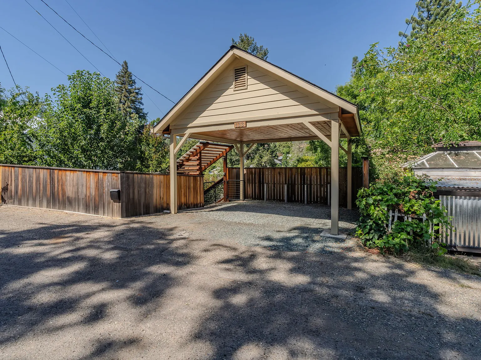 3 bed, 2.5 bath, 1980 sqft, $3,200 — Photo 2