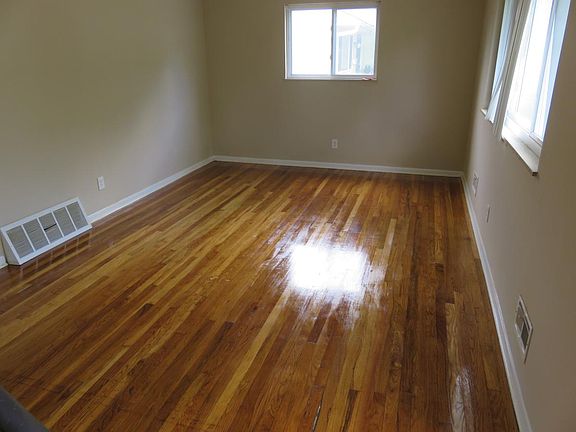 2nd image of 3359 Roswell Dr