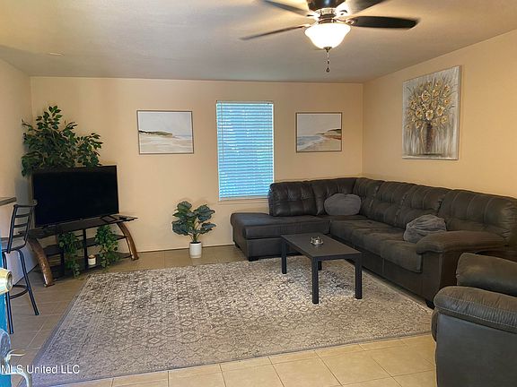 5th image of 3310 Washington Ave APT 1221