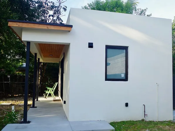 150 NW 44th St, Miami, FL 33127