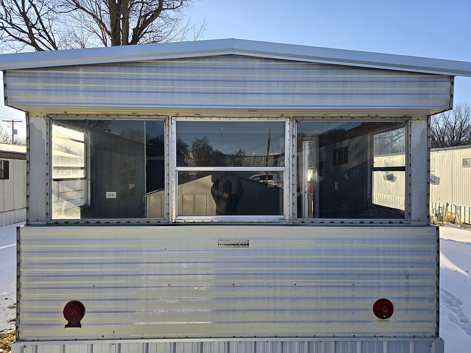 2nd image of 312 W Crystal Flash Rd Lot 27