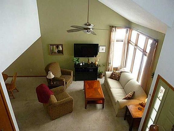 2nd image of 28580 Woodland Ave