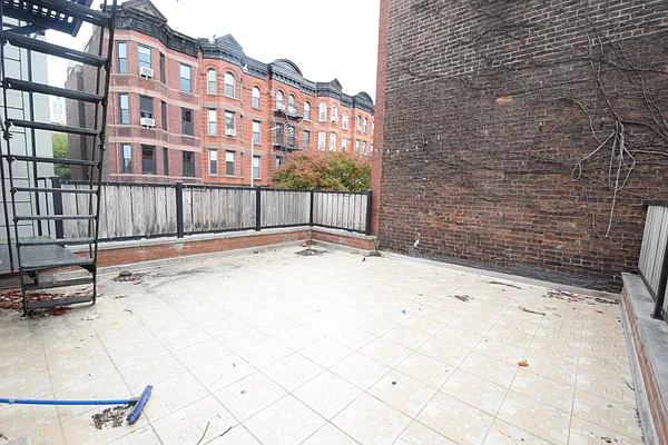 Rented by Douglas Elliman | media 33