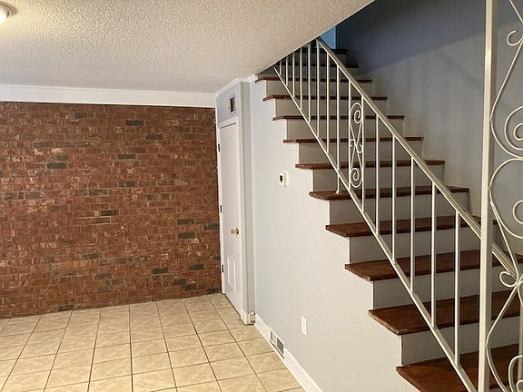 4th image of 606 Calhoun Ave #11