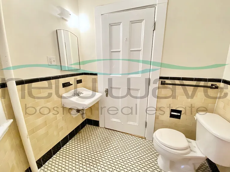 504 Beacon St #44 — Photo 6