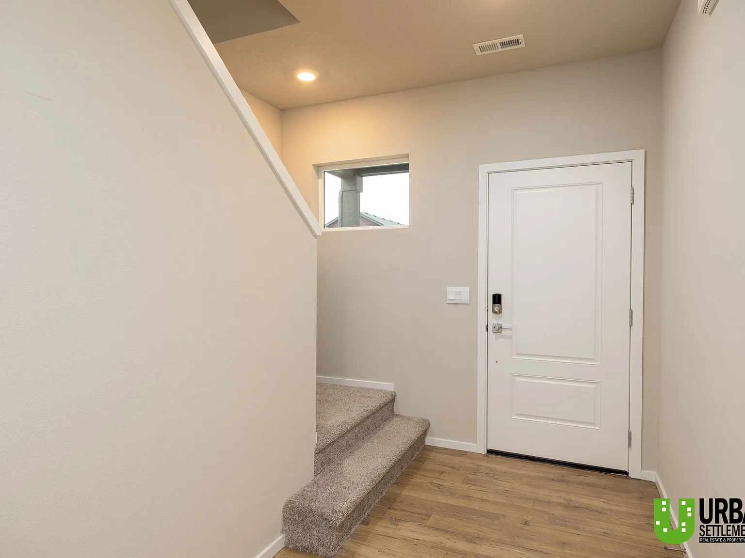 4 bed, 2.5 bath, 2100 sqft, $2,695 — Photo 2