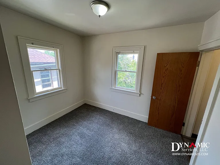 330 N Spring Ave | 4-Plex Downtown Sioux Falls — Photo 17