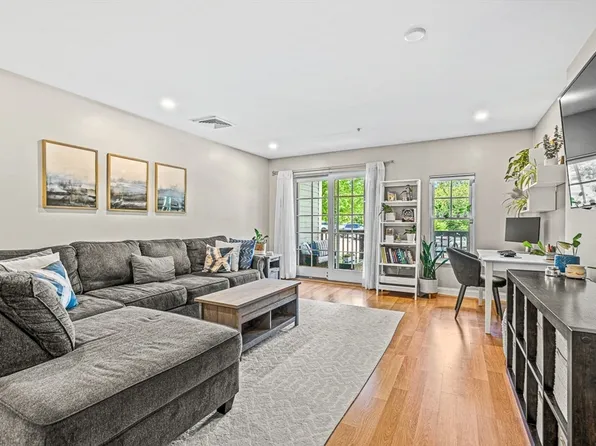 501 Commerce Dr Unit 3208, Braintree, MA 02184