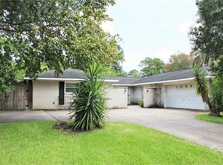 1006 Timber Cove Dr, Seabrook, TX 77586