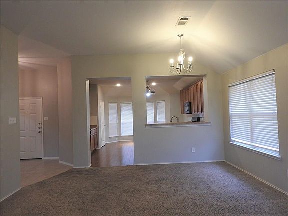 5th image of 6006 Holly Crest Ln
