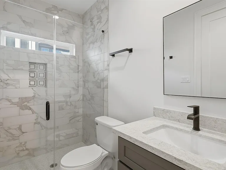2213 Francis St — Photo 7