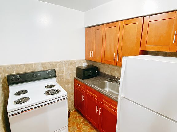 5th image of 35-25 32nd St #33