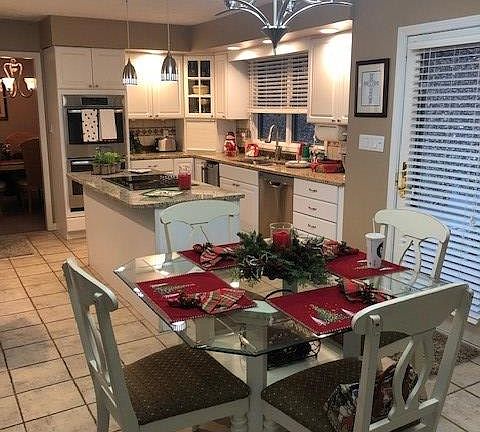4th image of 182 Meadowview Ln
