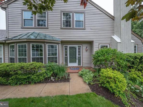 27 Manchester Ct #27, Berwyn, PA 19312