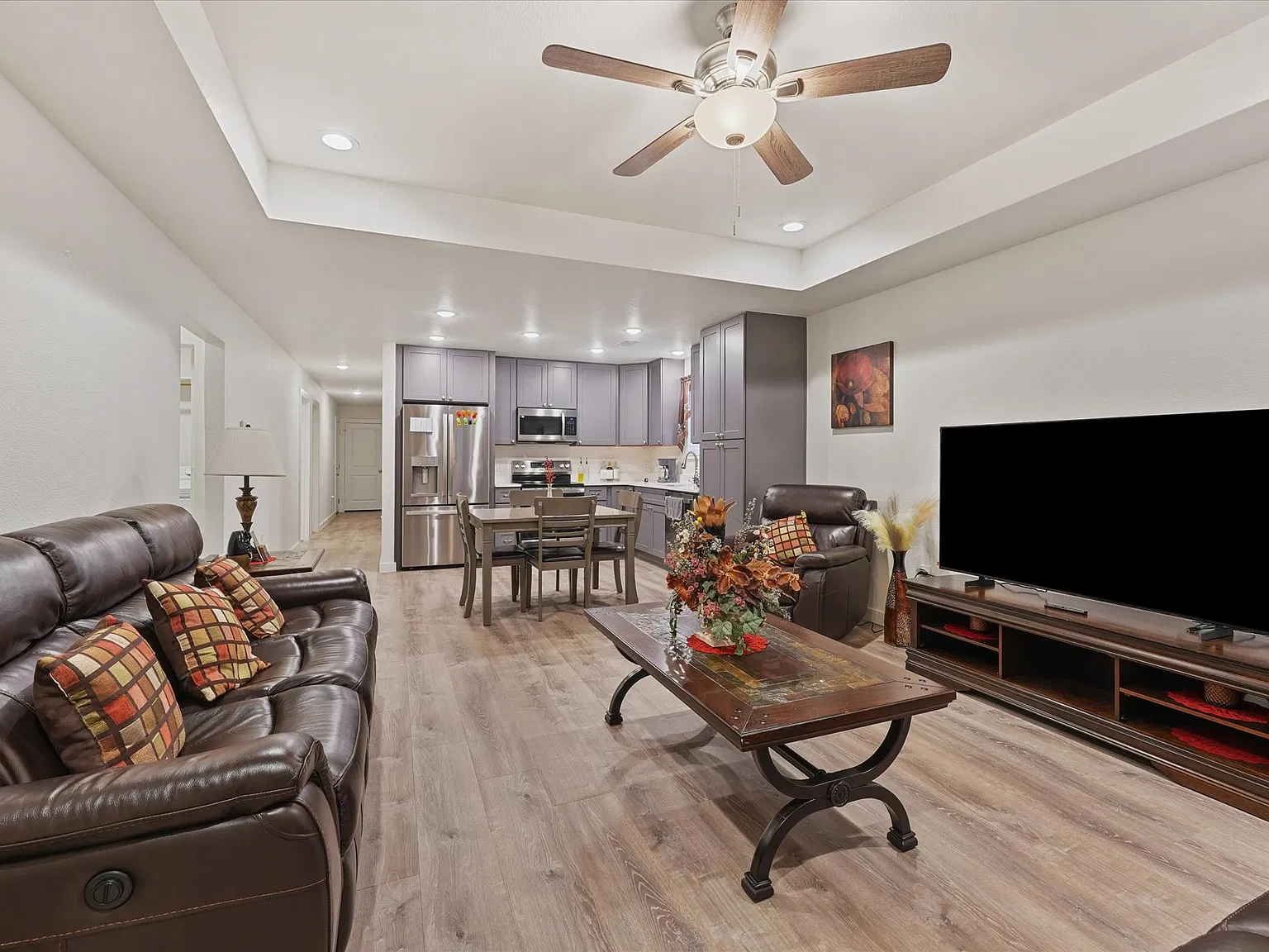3 bed, 1262 sqft, $2,500 — Photo 4