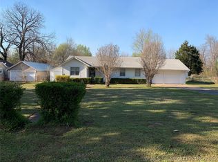 211 W 40th St, Sand Springs, OK 74063
