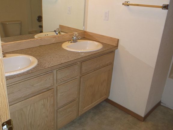 3rd image of 715 N Jefferson St APT 6
