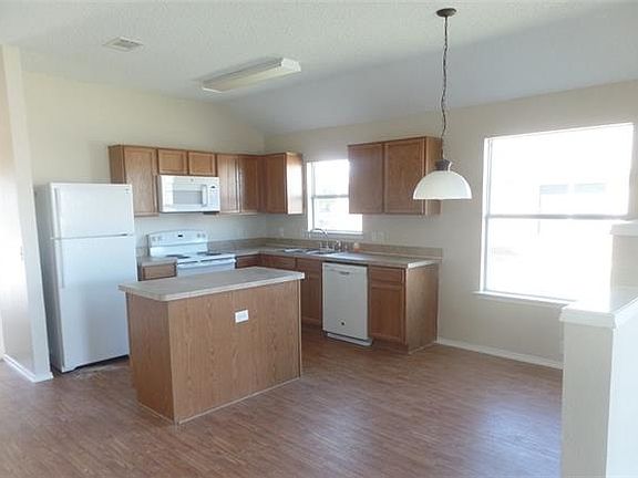 4th image of 1504 Shady Shores Dr