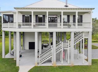 106 Burnett St, Bay Saint Louis, MS 39520