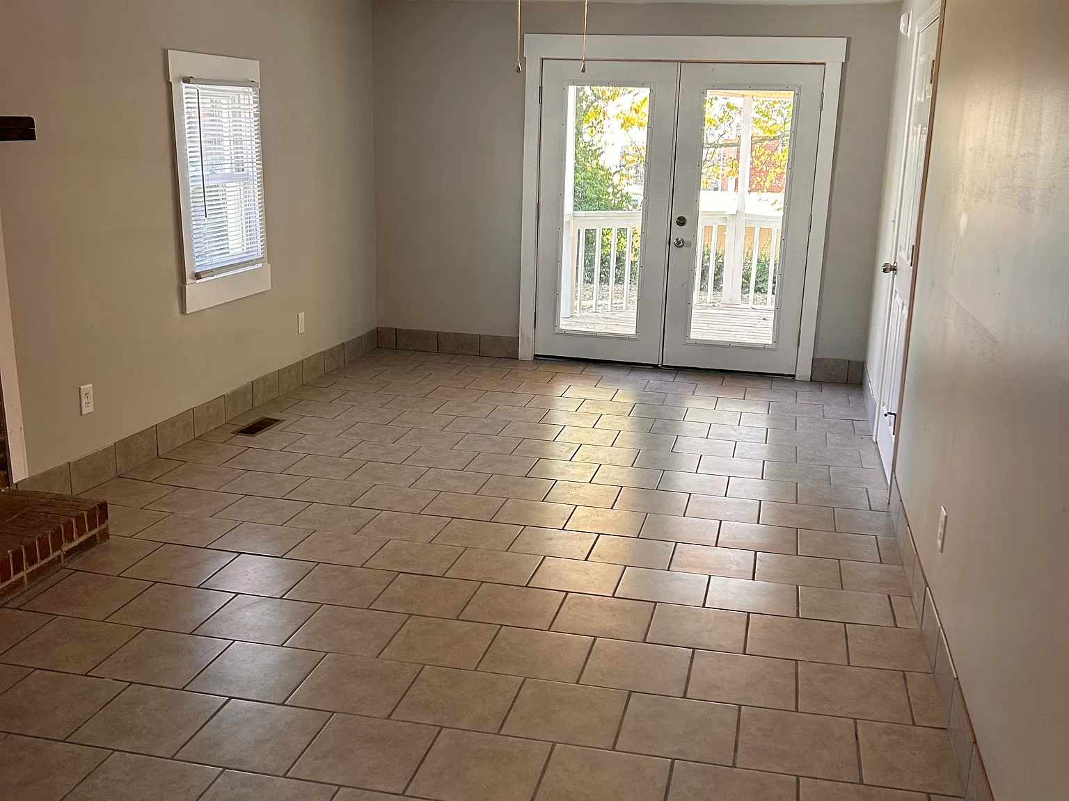 5 bed, 2300 sqft, $2,000 — Photo 4