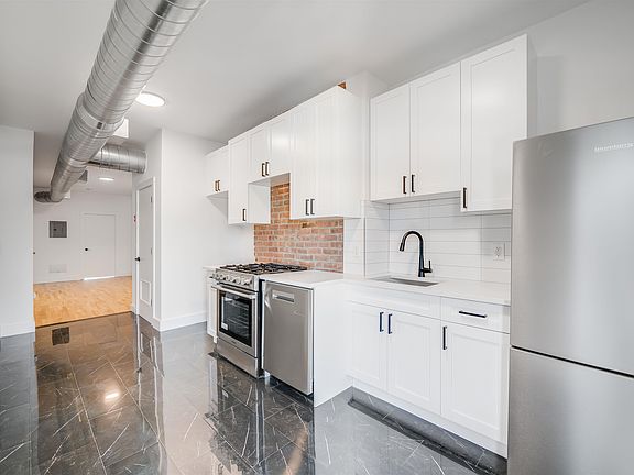 3rd image of 220 Madison St APT 4L