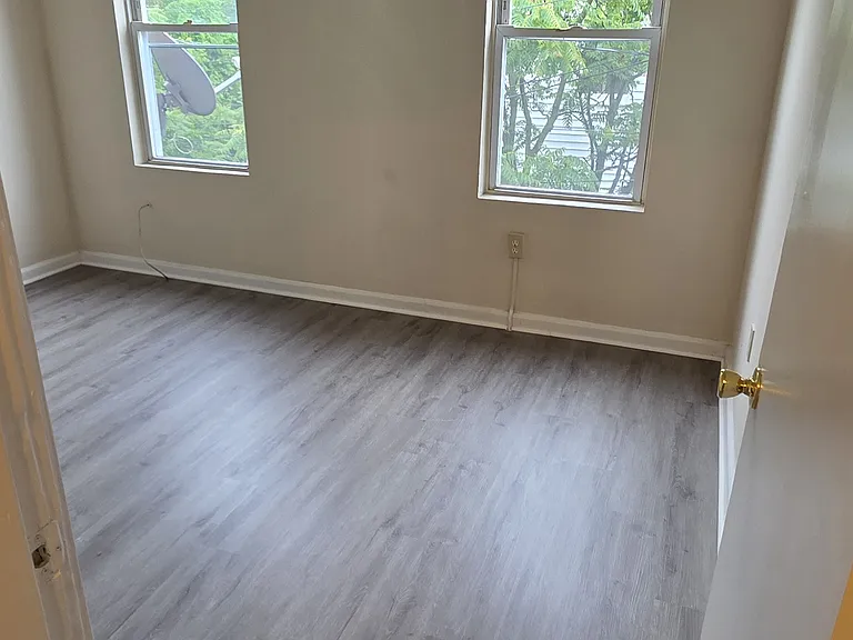 2243 W Fayette St — Photo 7