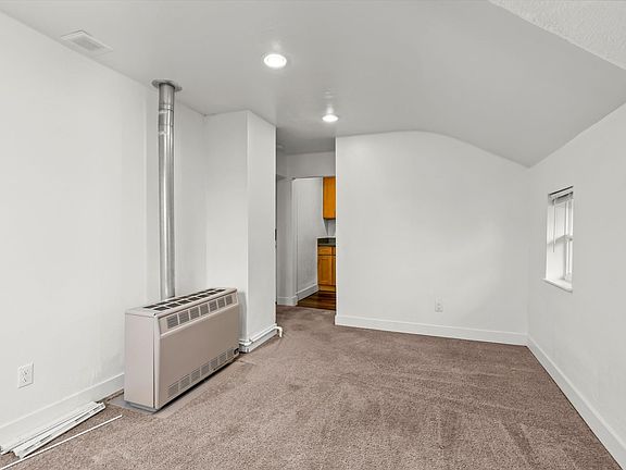 3rd image of 10818 Lakeview Ave SW #3