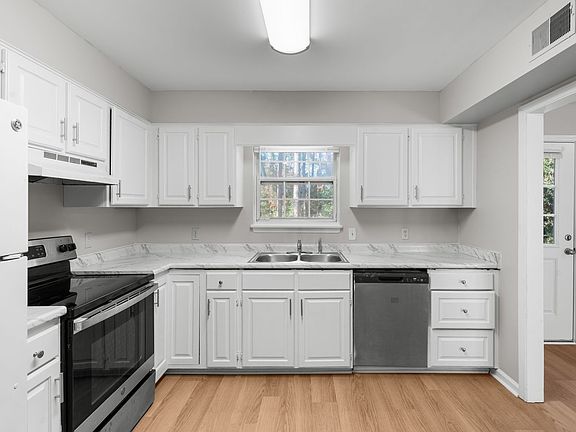 4th image of 453 Brannen Dr APT 5