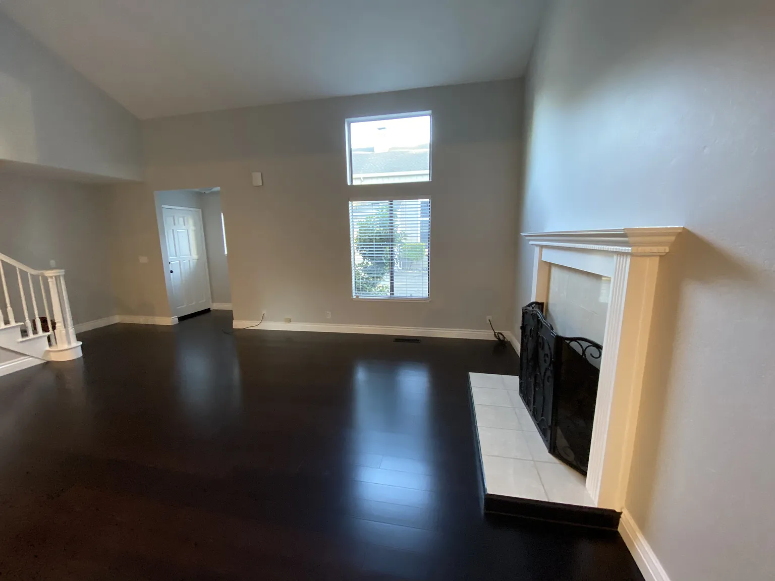 2 bed, 2.5 bath, 1376 sqft, $4,200 — Photo 4