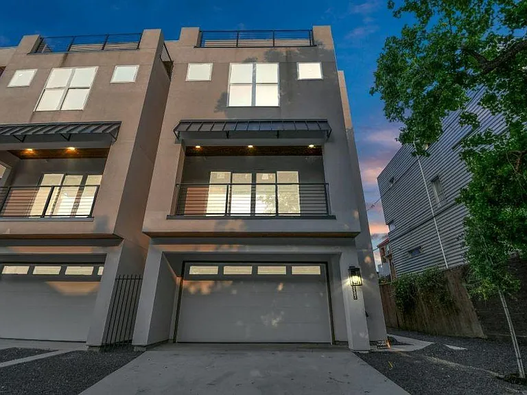 1320 Eberhard St — Photo 3