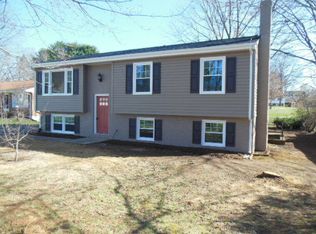 623 Two Tree Ln NE, Roanoke, VA 24019