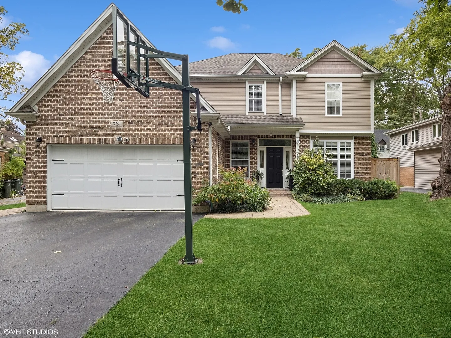 724 Laramie Ave photo 1