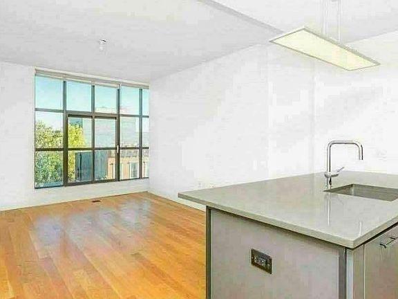 3rd image of 1040 Dean St #715