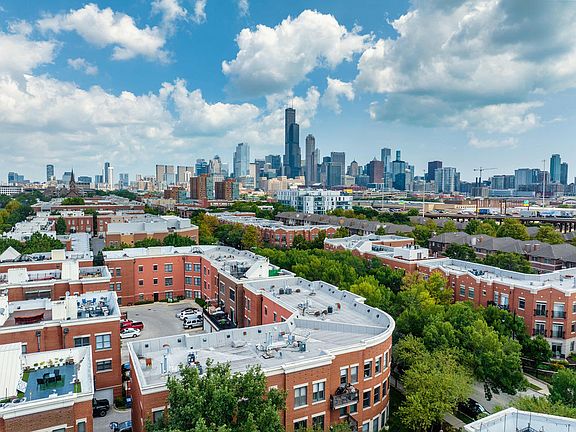 3rd image of 1500 S Halsted St APT 2A