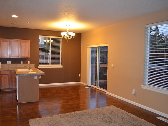 4th image of 3609 NE 43rd St