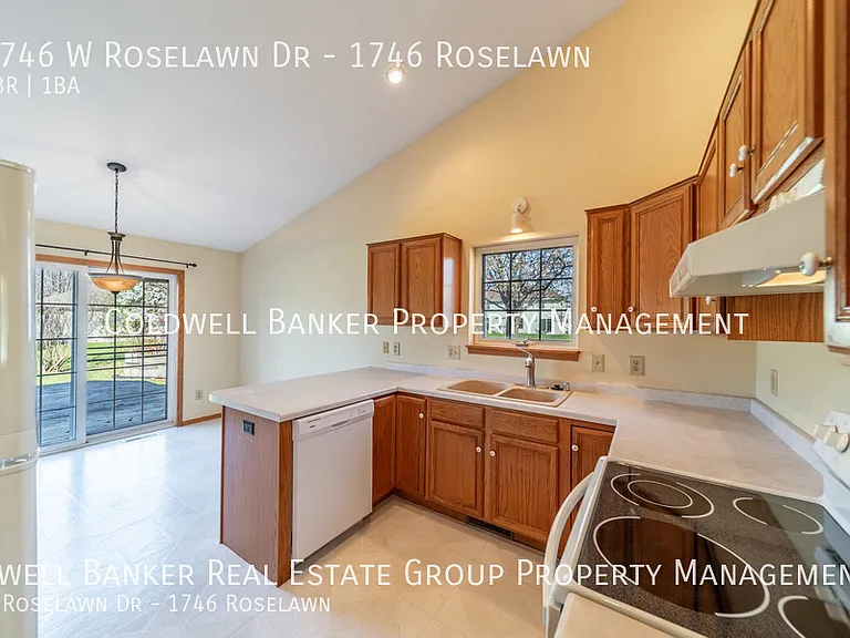 1746 W Roselawn Dr #1746 — Photo 4