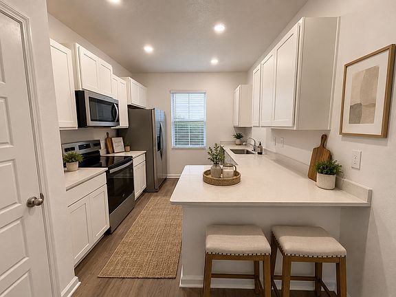 3rd image of 284 Palmetto Ridge Rd
