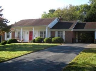 1902 Dundee Ln, Martinsville, VA 24112