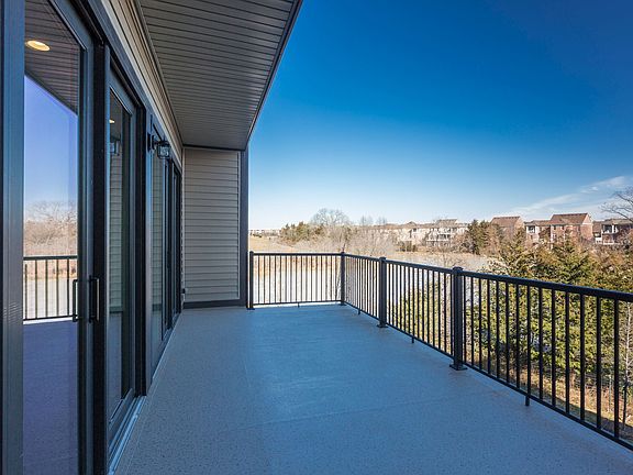 5th image of 23104 Sullivans Cove Sq