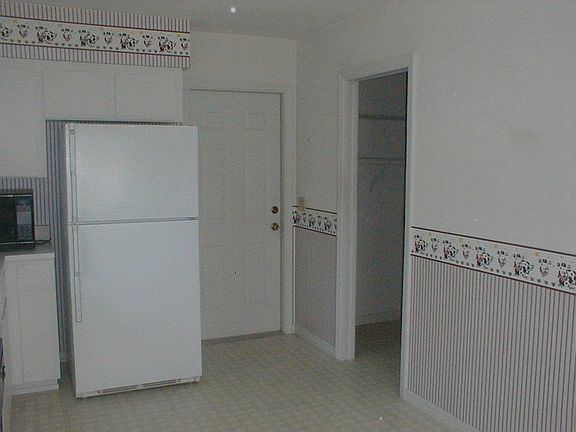 4th image of 25247 SW 17th Ave