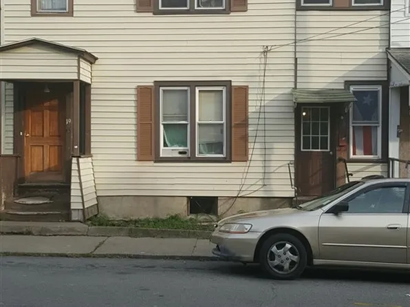 19 Lark St, Amsterdam, NY 12010