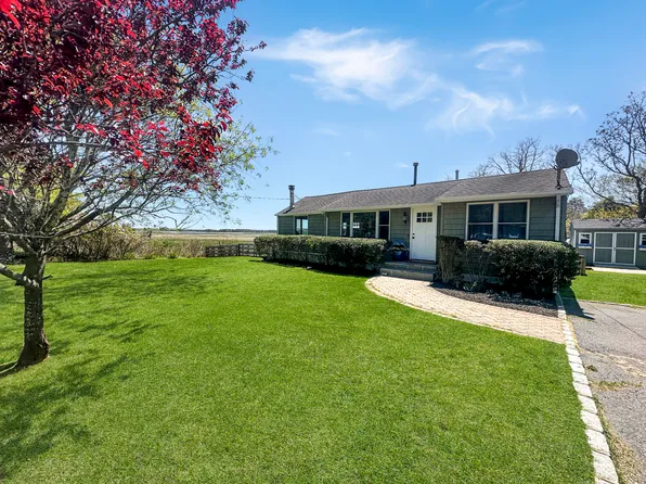 57 Nash Ave, Flanders, NY 11901