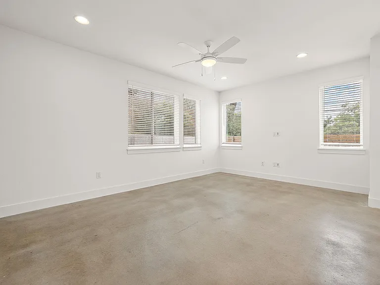 1206 Sarabeth Way — Photo 9
