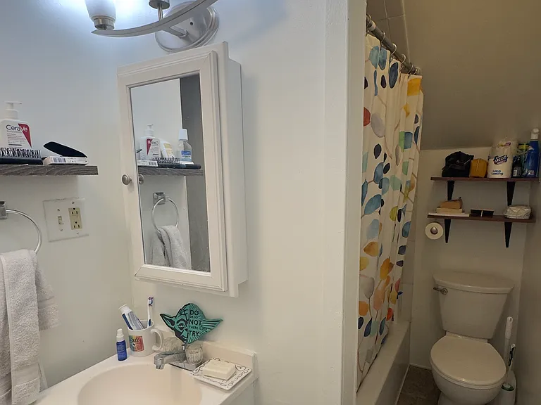 25 Monroe St #2 — Photo 6